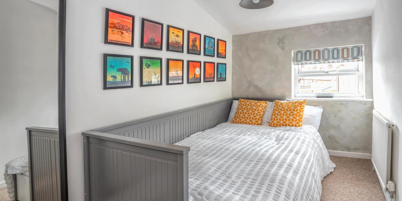 Modern 3-Bed House On Tarporley High Street Villa ภายนอก รูปภาพ
